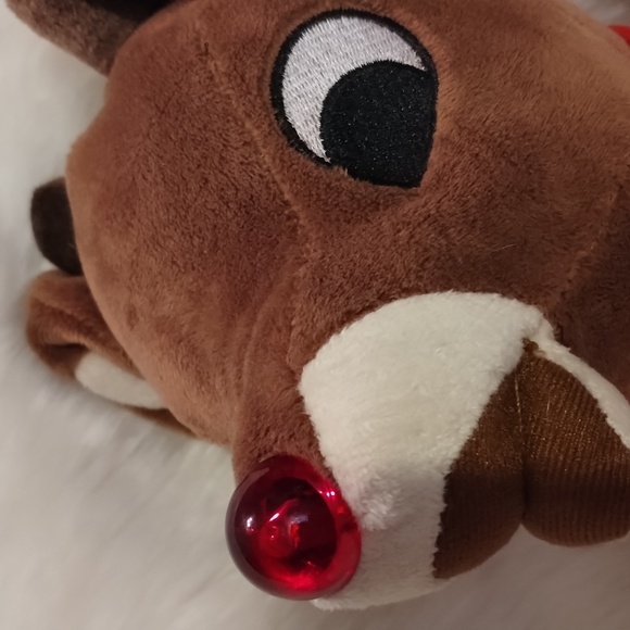 CHRISTMAS RUDOLPH the RED NOSED REINDEER LIGHTS, WRIGGLES & SINGS for HOLIDAYS! - Picture 9 of 17